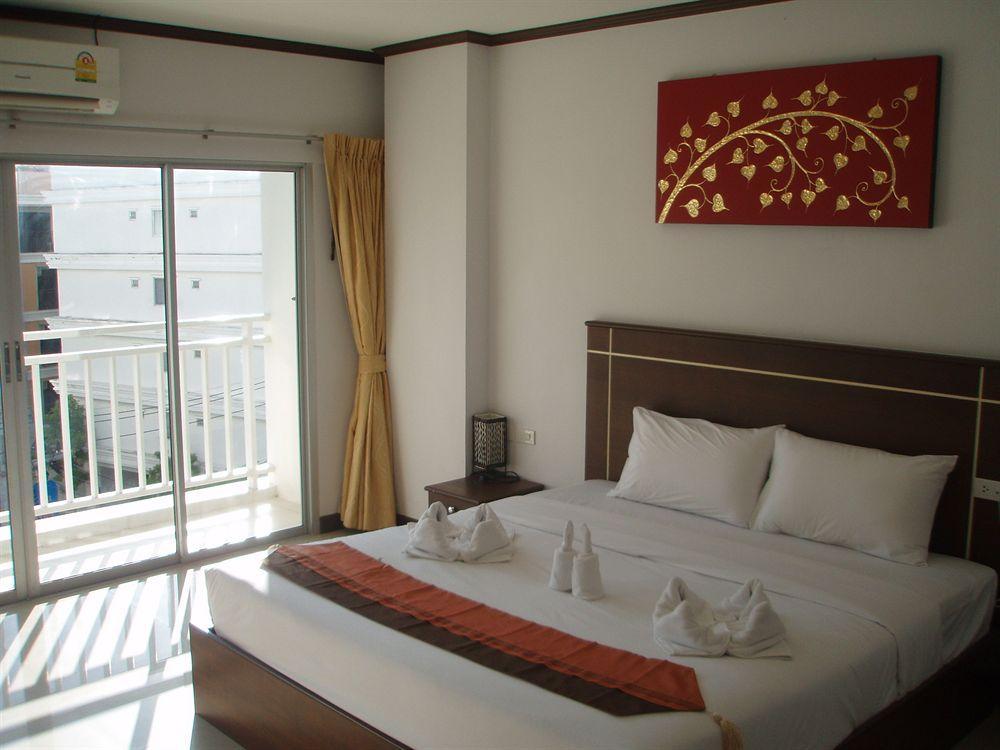 Soleluna Hotel Patong Exterior photo