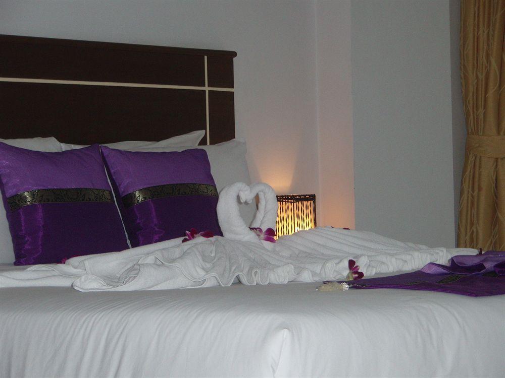 Soleluna Hotel Patong Exterior photo