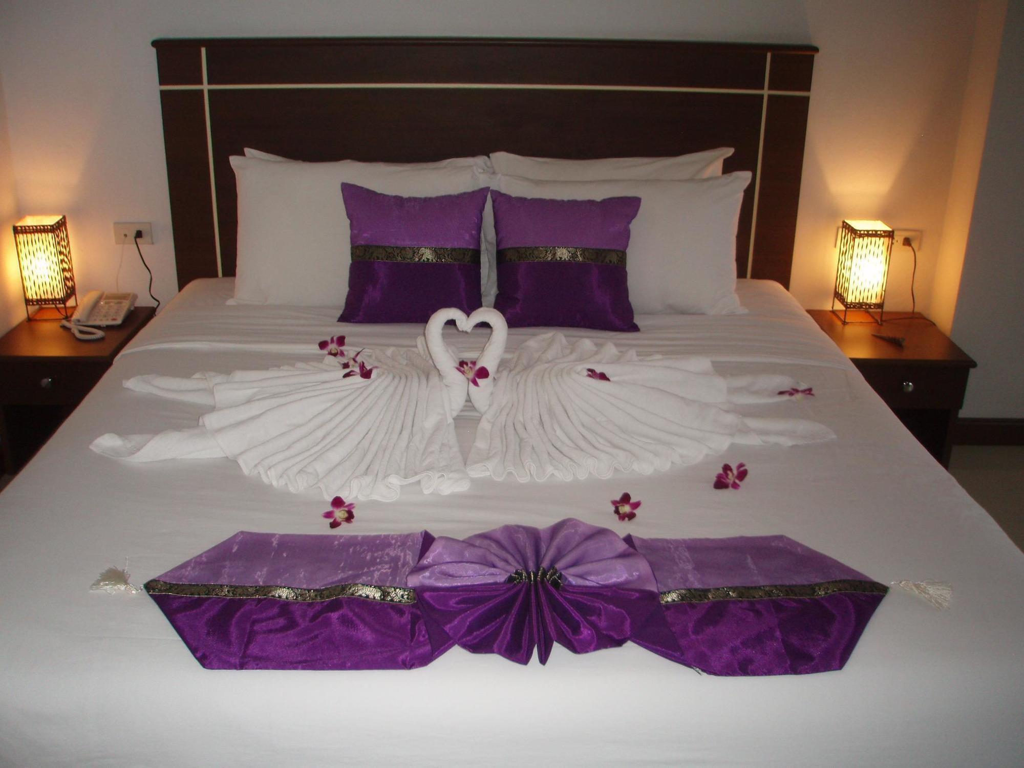 Soleluna Hotel Patong Exterior photo