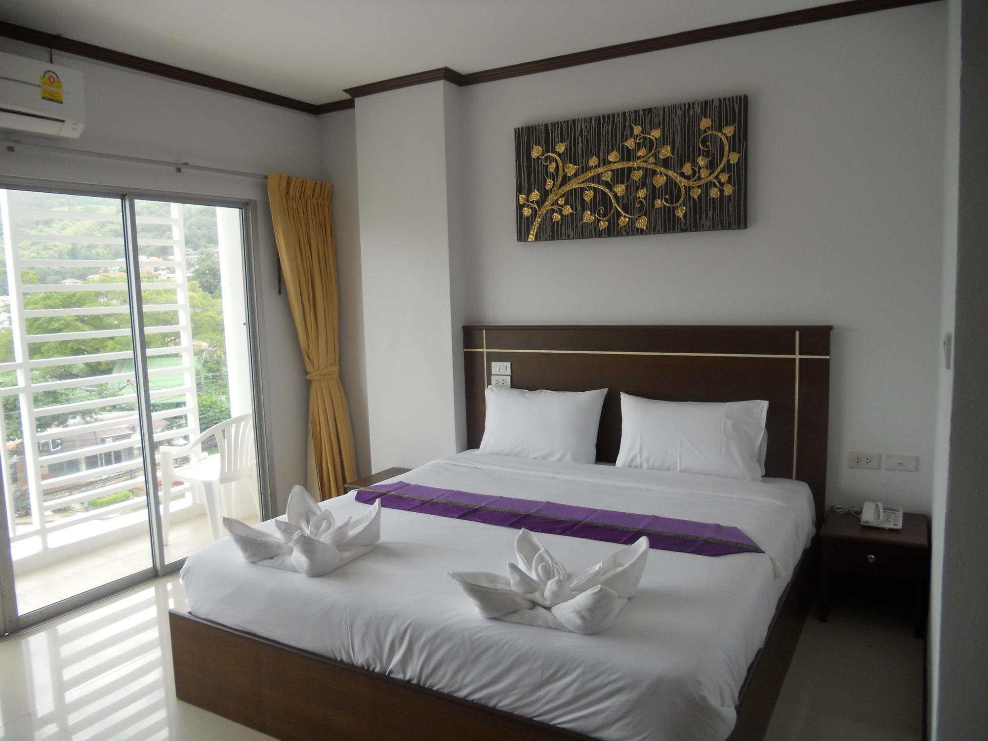 Soleluna Hotel Patong Exterior photo