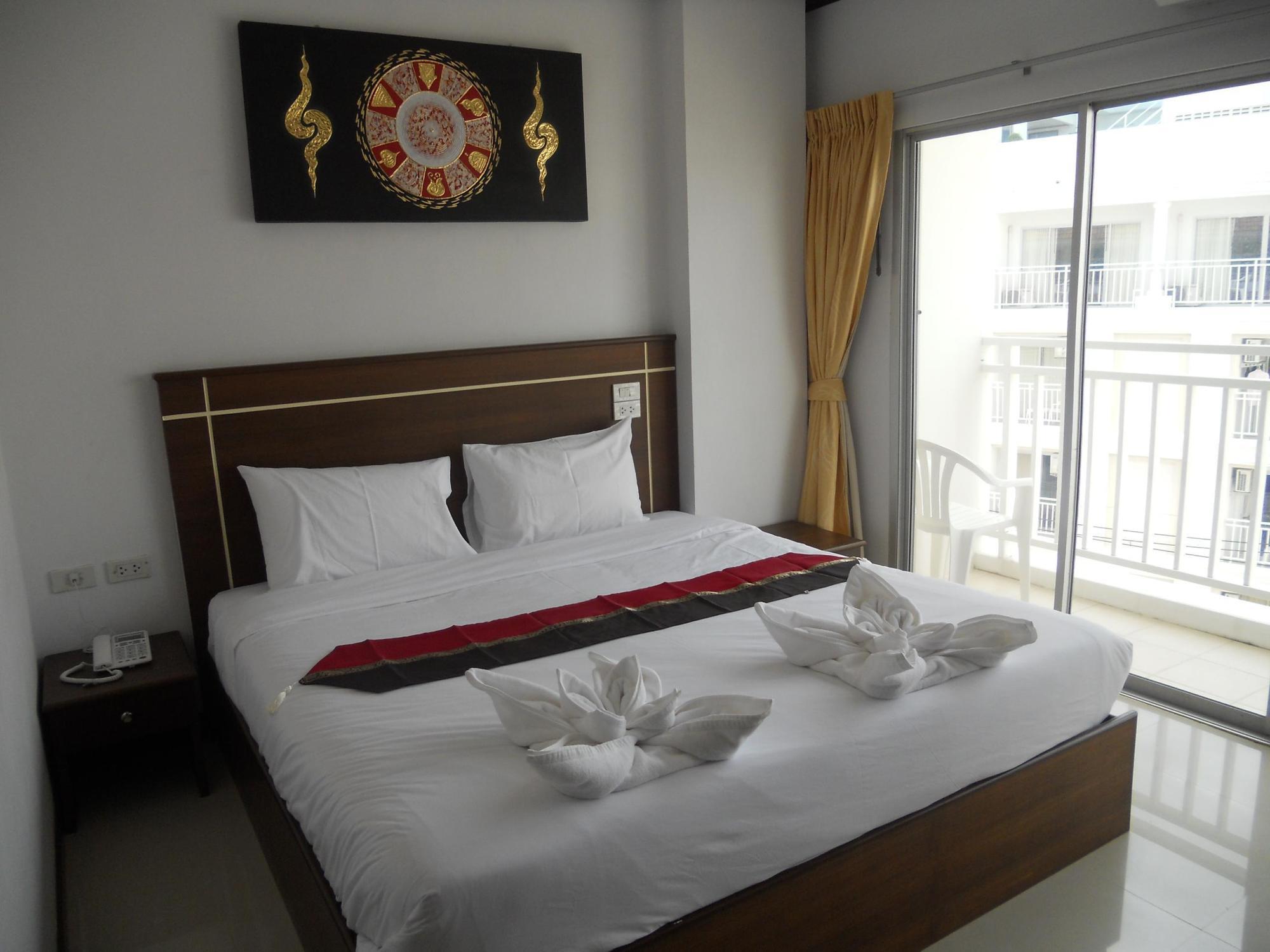 Soleluna Hotel Patong Exterior photo